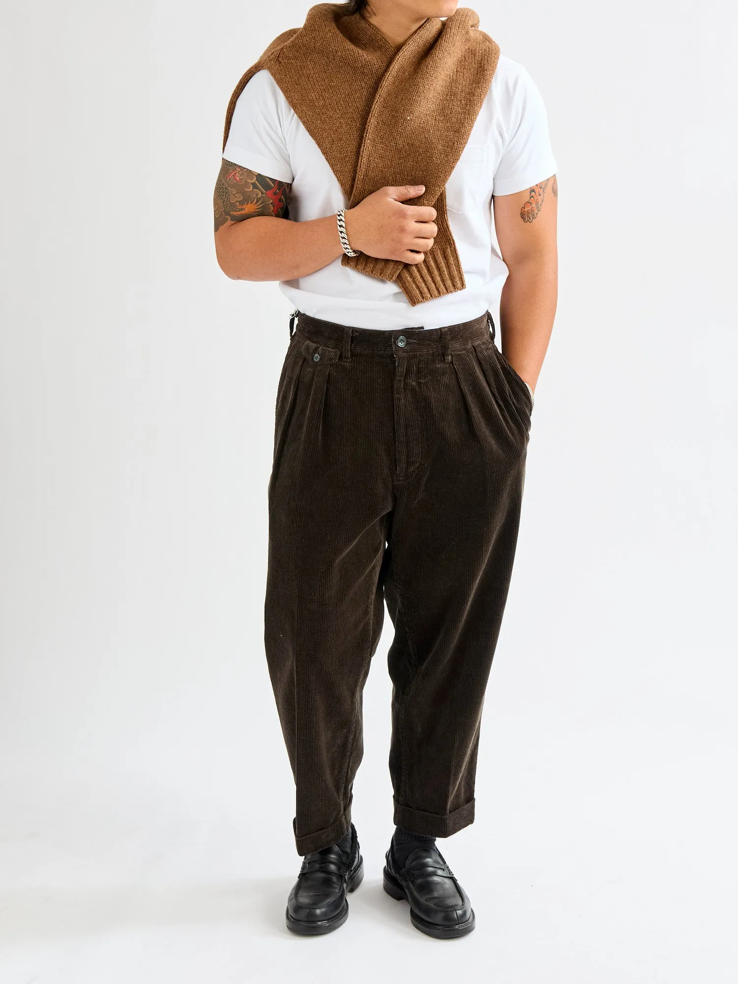 2-Pleat Corduroy Trousers in Dark Brown