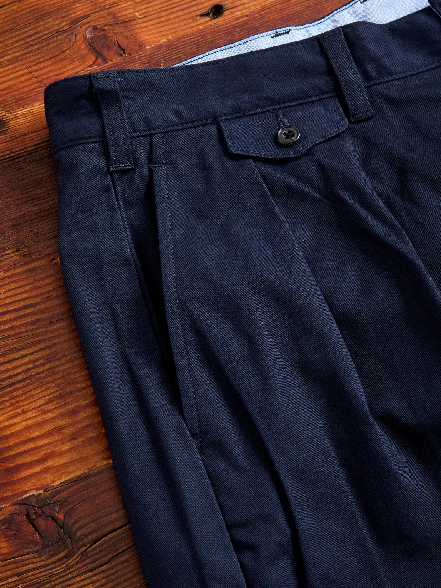 2-Pleat Twill Trousers in Navy