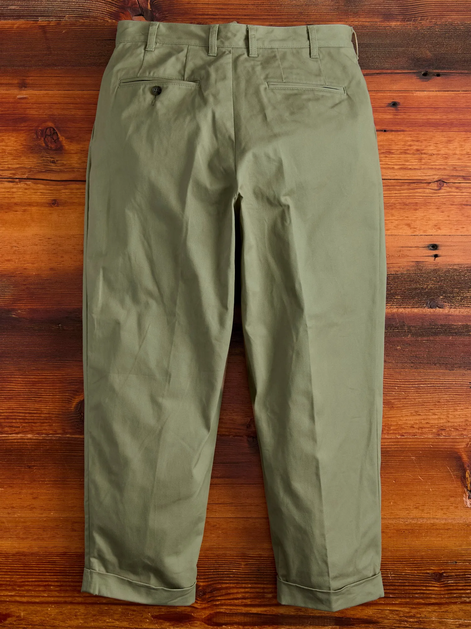 2-Pleat Twill Trousers in Olive