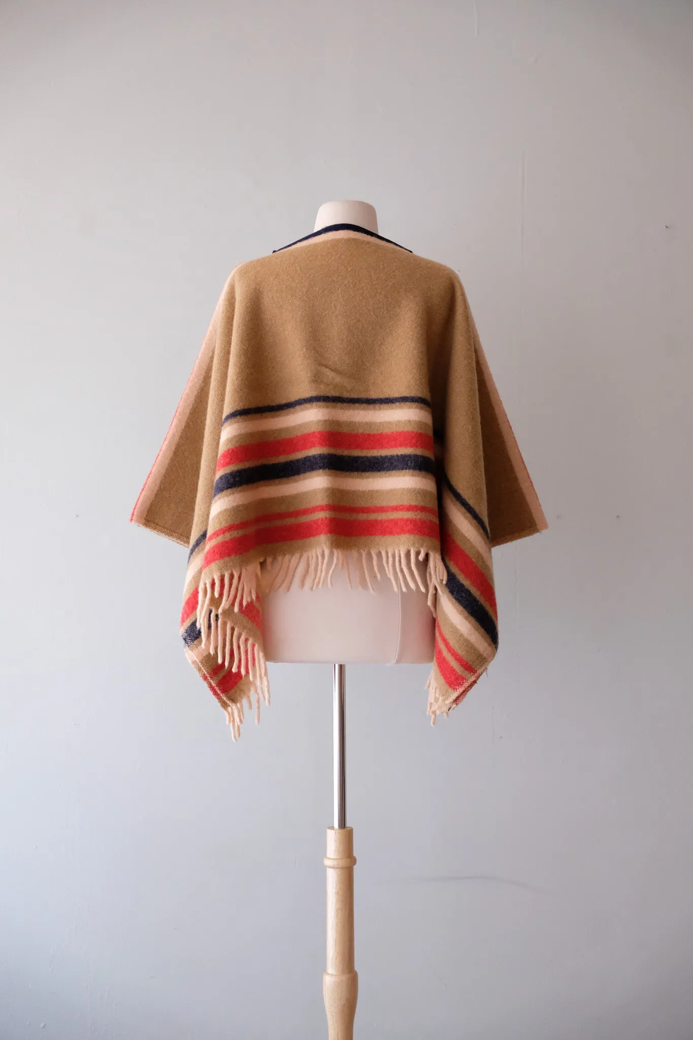 Classic 1970's Wool Blanket Fringed Poncho / OS