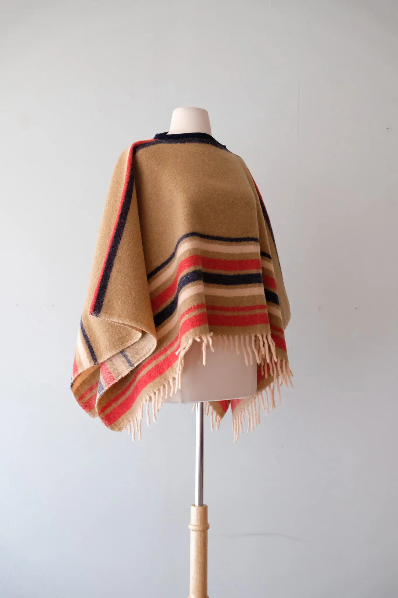 Classic 1970's Wool Blanket Fringed Poncho / OS