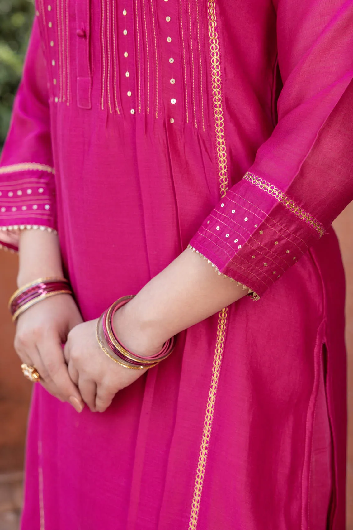 Gulabi Kurta