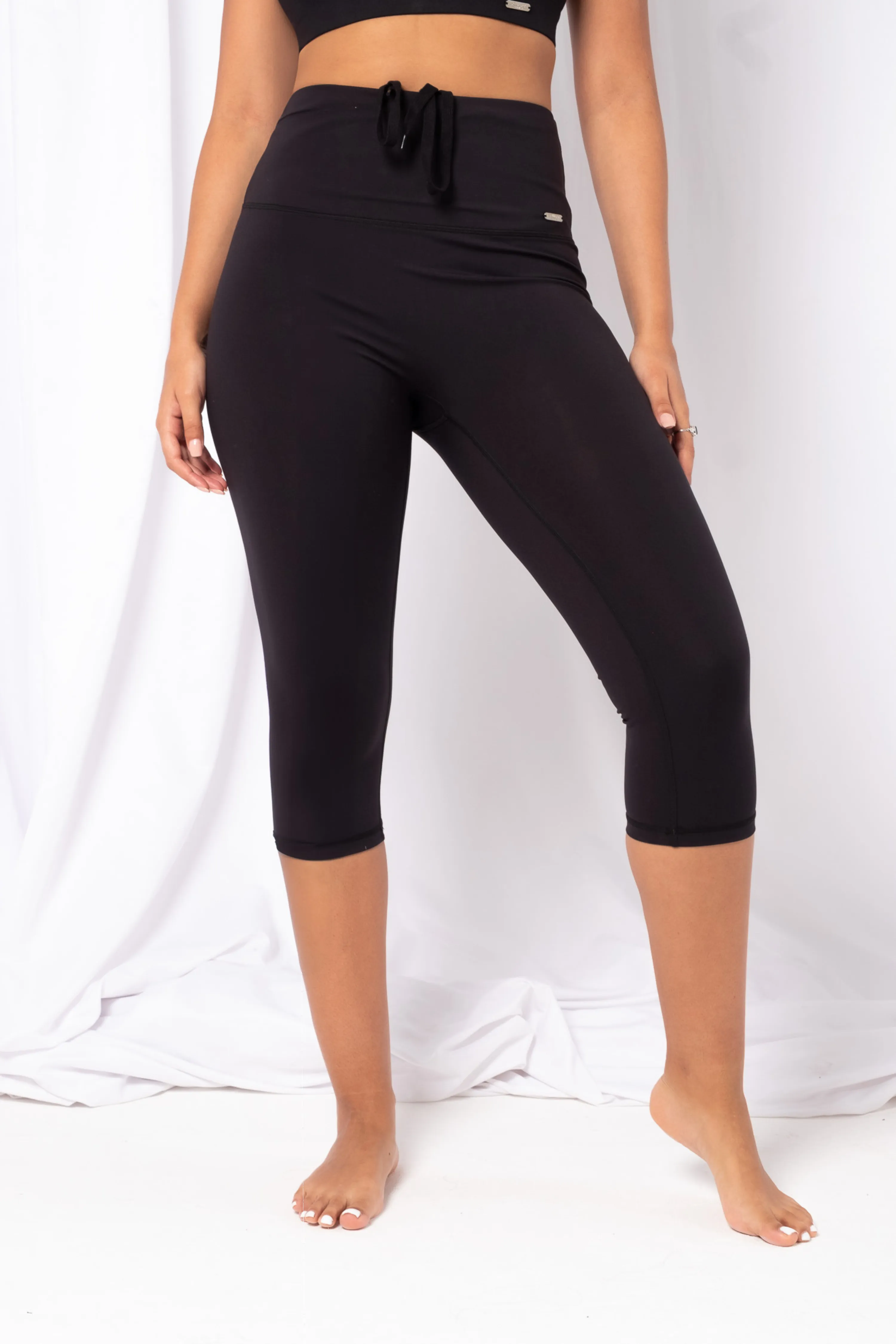 High Waisted 3/4 Capri Leggings Matte Black