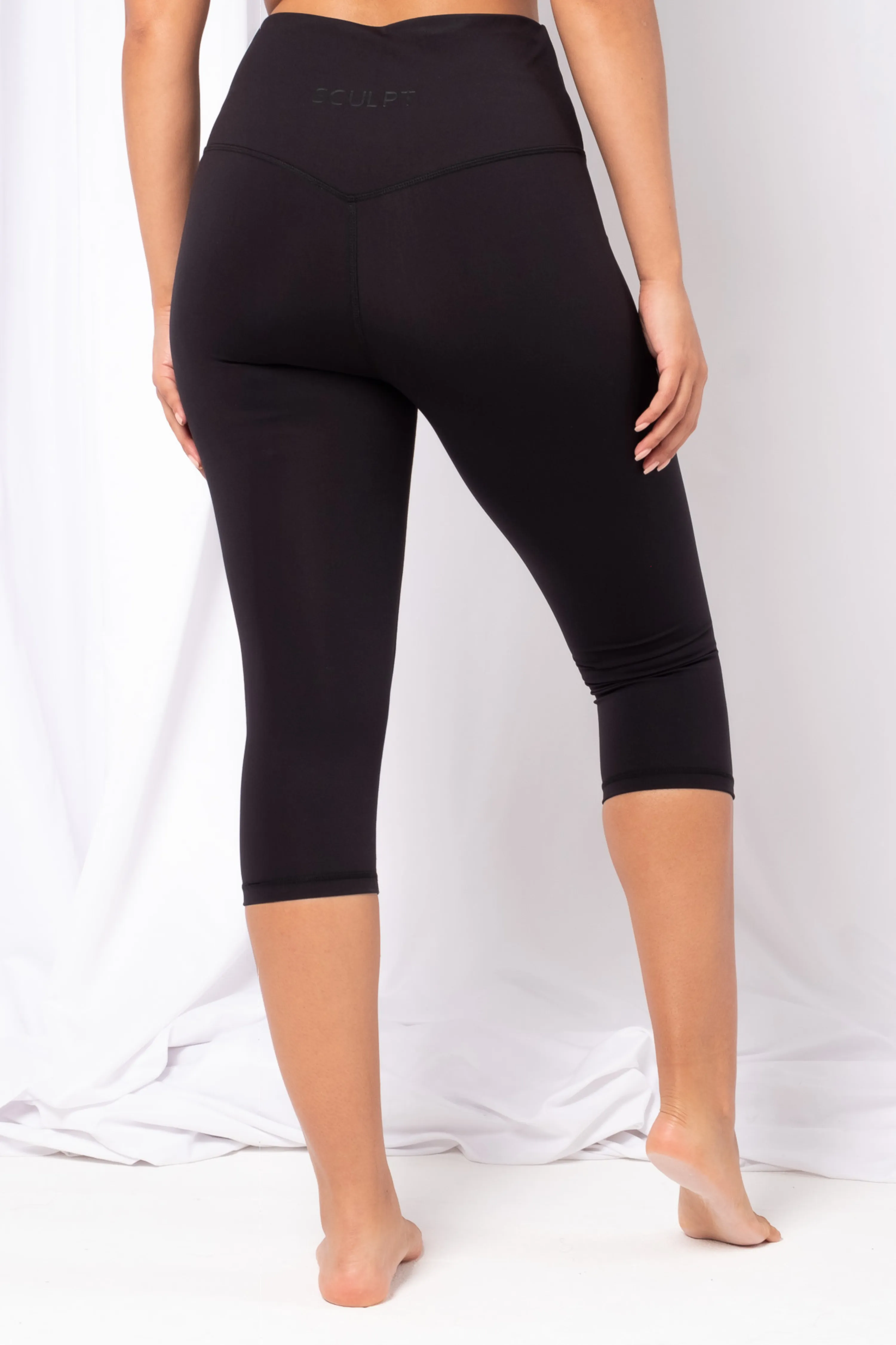 High Waisted 3/4 Capri Leggings Matte Black