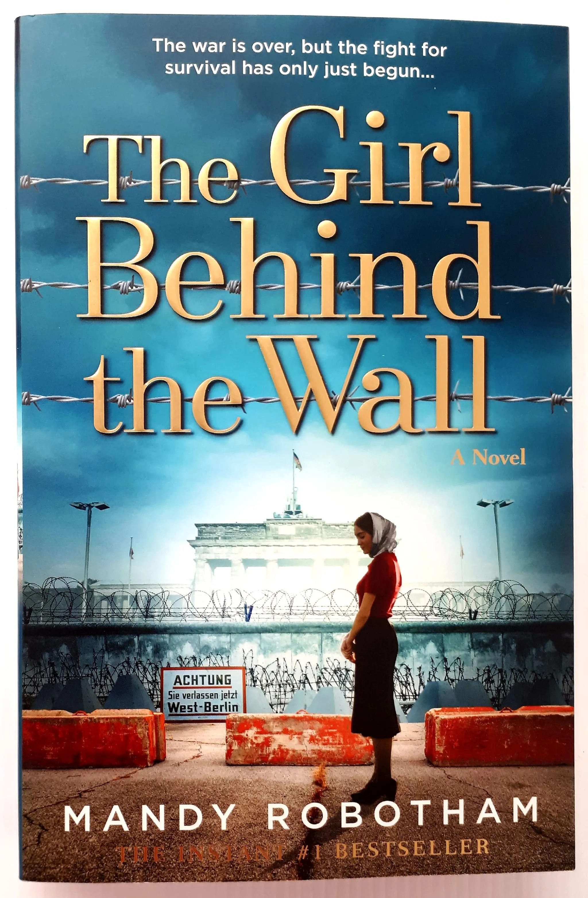 THE GIRL BEHIND THE WALL - Mandy Robotham